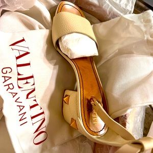 Sellaría 42 Roman Stud Quilted Leather Sandals
Light Ivor